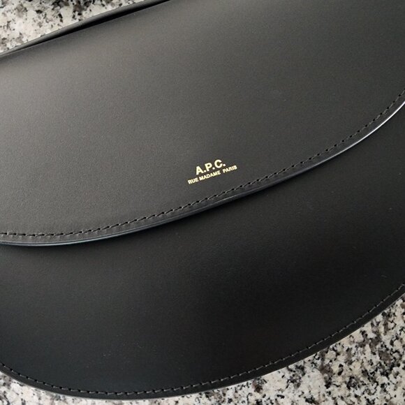 NWOT A.P.C. Genève Calfskin Bag🖤✨(#252) - Picture 6 of 12